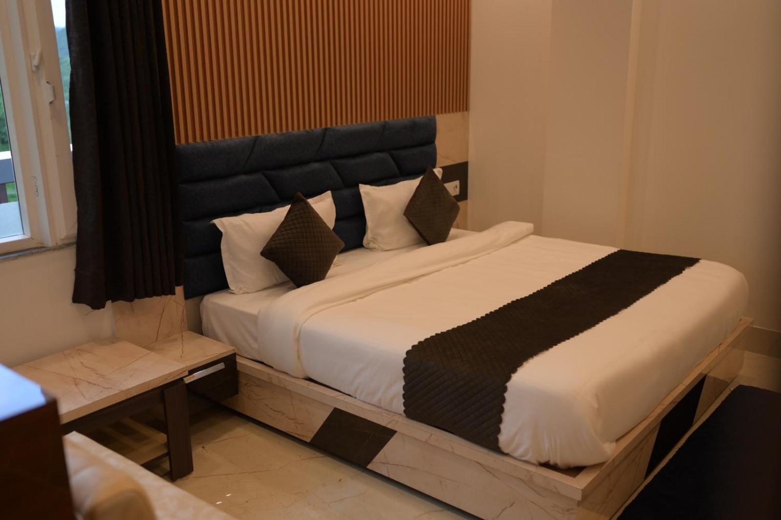 Hotel Udit Inn Rudraprayāg Exteriör bild