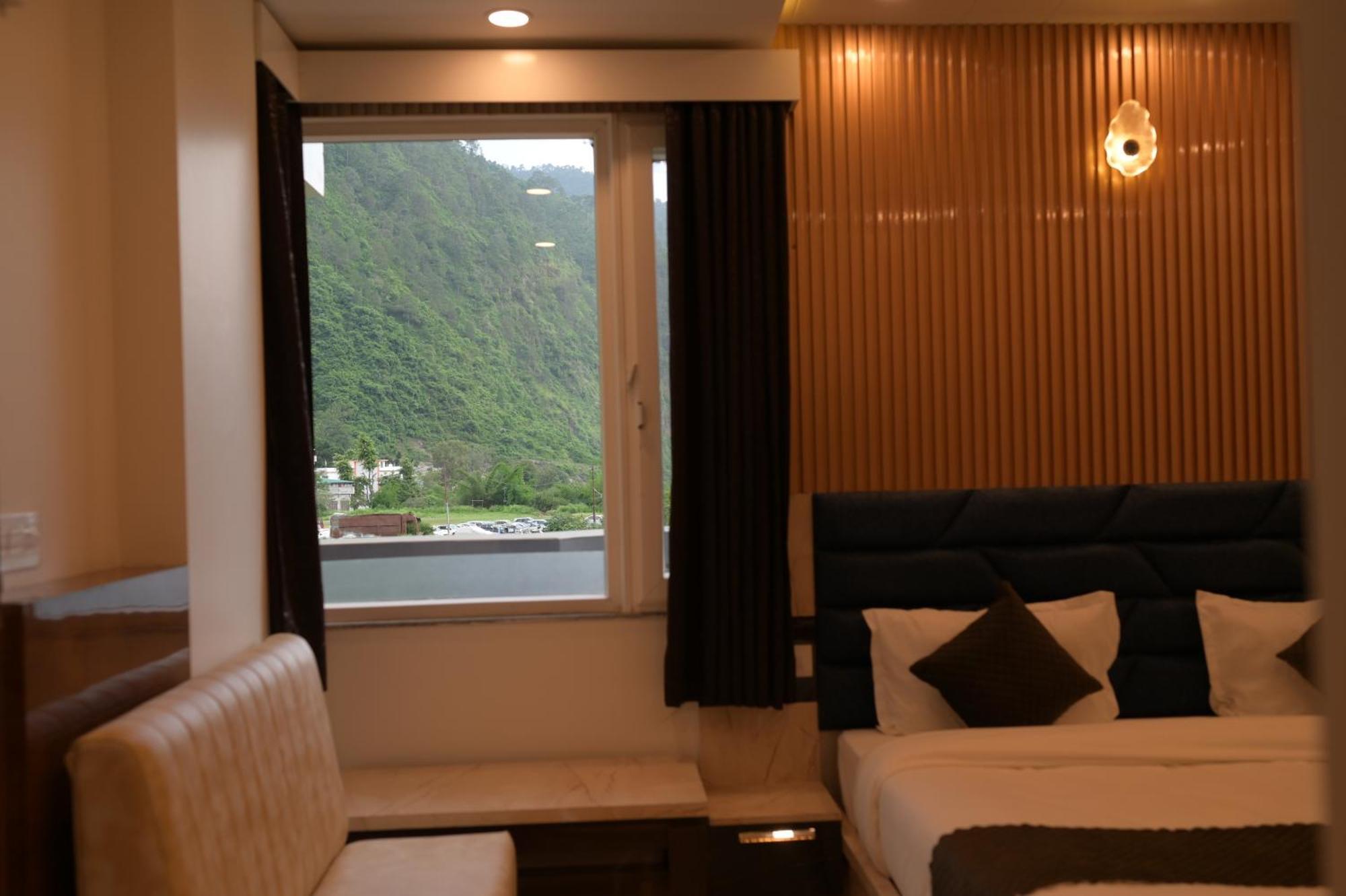 Hotel Udit Inn Rudraprayāg Exteriör bild